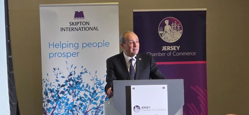 Image for the Tweet beginning: Chief Minister @lyndonfarnham spoke at